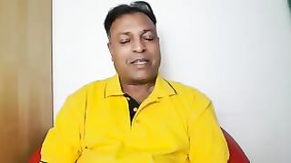 NAWAZ SHARIF NAY APNI MAAN KO BHI USE KIYA THA.