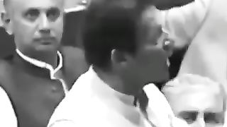 Isambaly Main Baat Cheet leader