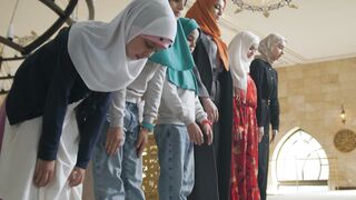 children in prayers
