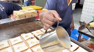 Mzay k breads  eggs