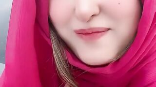 Beutey full Girl Naat Parhti Haiy