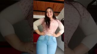 María Elena???????????? papi Suárez Enamórame (720p).