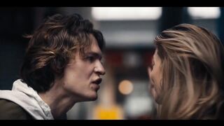Jack and Samantha kisses scene