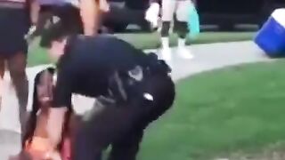 WELCOME TO USA THE LAND OF POLICE BRUTALITY!