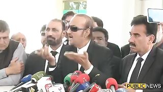 الیکشن کمیشن سپریم کورٹ پر حملہ آور تھا #publicnews #breakingnews