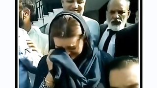 Aj ki sham bari bojahl hy