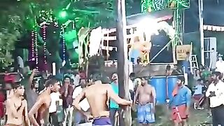 அடேய்!! வேட்டி அவுருதுடா!