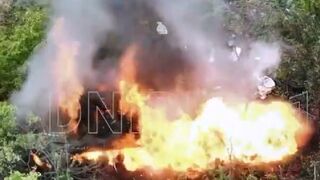 Ukrainian drone dropping an adapted M430A1 HEDP 40x53mm grenade, detonating the ammo onboard