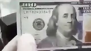 doller kaysay banta hay