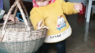 The mischievous little guy, the joy brought by the diaper boss