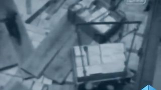 ЗАД КУЛИСИТЕ НА АРХИВИТЕ