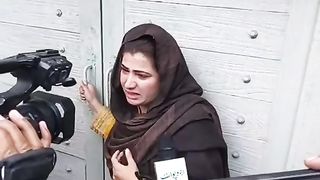 Iss larki Ki Hemmat Ko Salam????????