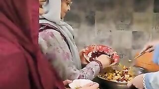 Imran khan ki naqal kerty hoye Makar Nani