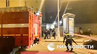 В МОСКВА ГОРИ СГРАДА НА ВОЕННОТО МИНИСТЕРСТВО