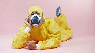 CORONA VIRUS IS NOW BAK AGAIN IT AS KILL 7000 PEOPLE IN ASIA KEEP YOUR MASK
