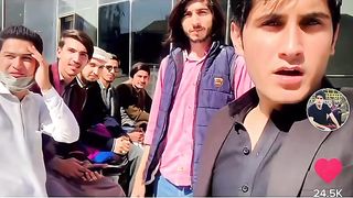 Sub Mill Gaiy Aik Intazar Hay Vote ka
