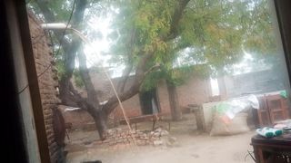 Barish aa|| rahi hai