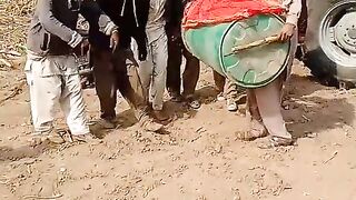 Dancing video's Dhol Jhummar