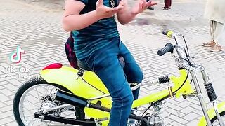 Bina petrol ki gadi