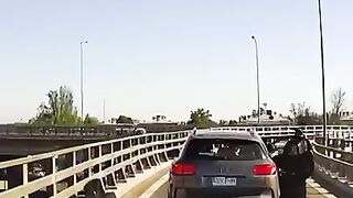 daring robbery attempt