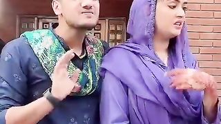 Larka Aor Larki Ka Piyar Check Karin