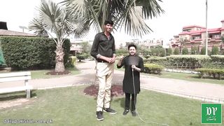 7 foot 9 inch lamba Pakistani larka..