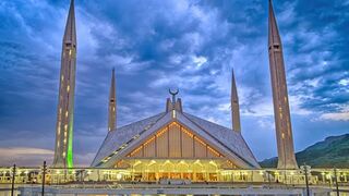Shah Faisal masjid...Land of beauty... Beauty of Islamabad... Faisal masjid.