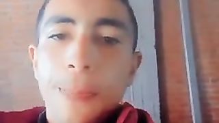 اول مره اوجه حد ينتقدني