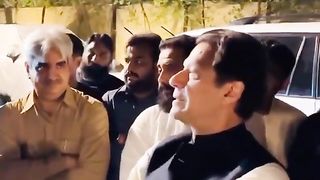زمان پارک کے باہر موجود کارکنان سے ملاقات!