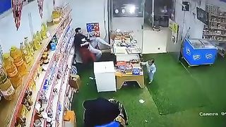 aj b mere khyalo ki tapish zinda hai ????