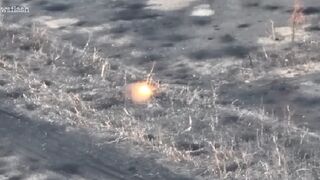 Ukrainian soldiers take out Russian positions in Donetsk trenches in close combat