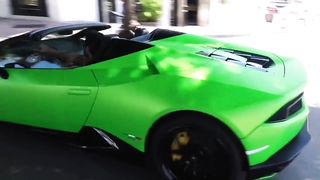 Is that the Green Arrow speeding down the street?