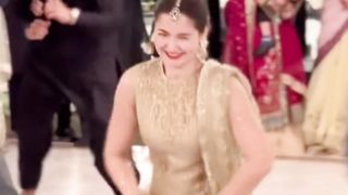 Hania Amir Viral Dance