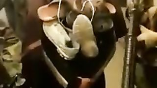 افغانستان مسجد سے جو تےچور پکڑا گیا