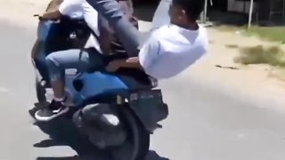 Kebanyakan gaya berakhir GWS wakakka