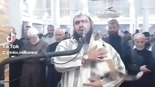 Imam salah in tarawhi cat