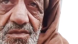 خرجوا عليه
