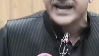 Khawja Saab Kiya Bole Rahay Hain