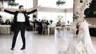 Gelın damattan muhtesem zeybek gosterısı