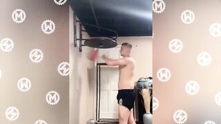 Чудики в Качалке! Приколы в Тренажерном Зале Снятые На Камеру!