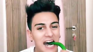 Berke-Can-Kabataş-en-yeni-TikTok-videola_32.
