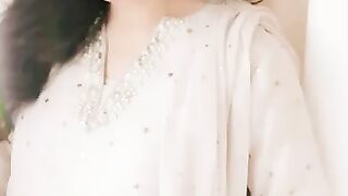 Yumna Zaidi Beautiful New