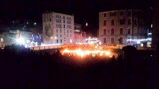 Foule En Flammes