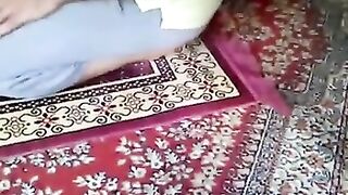 WHY CAT DOING THIS ?