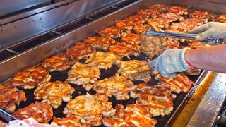 600 servings per day！Taiwanese Black Pepper Steak, Chicken Chop in  Plate_夜市傳奇！日賣600份, 夜市牛排, 鐵板雞排