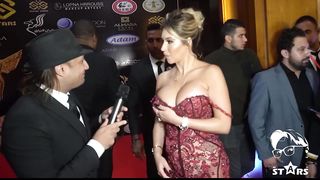 كواليس مضحكه مهرجان أوسكار العرب مع المذيع الفرفوش