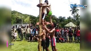 panjat pinang
