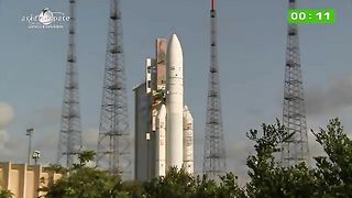 Décollage d'Ariane 5 - Vol 215 - 29/08/13 - EUTELSAT 25B/Es'hail 1 et GSAT-7