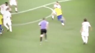 Neymar memang beda