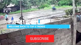 TOTAL IDIOTS AT WORK 3